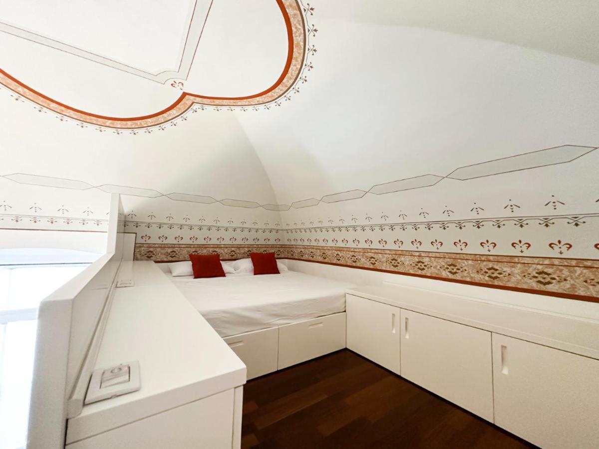 Visconti 89-Duplex Suite Бари Экстерьер фото