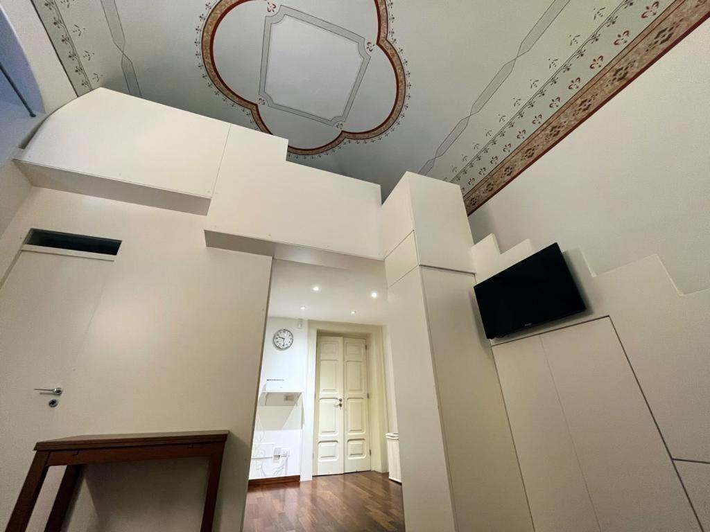 Visconti 89-Duplex Suite Бари Экстерьер фото