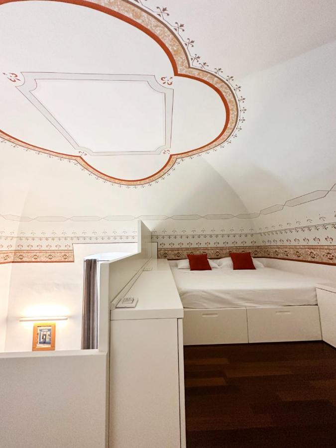 Visconti 89-Duplex Suite Бари Экстерьер фото