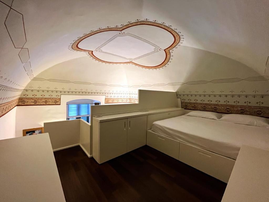 Visconti 89-Duplex Suite Бари Экстерьер фото
